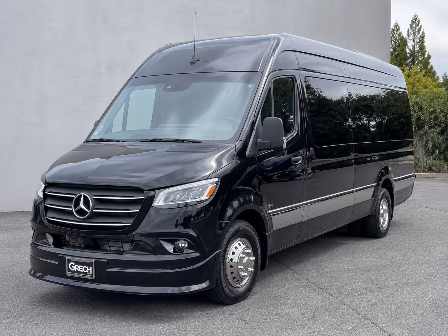 cleveland private shuttles for winery pickups and drop offs in cleveland