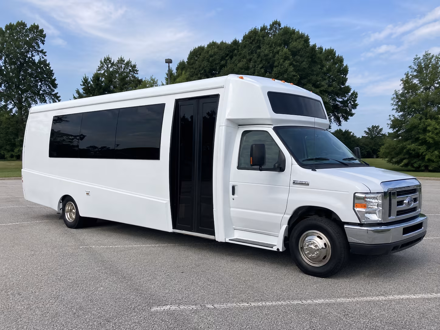 mentor 18 passenger party bus