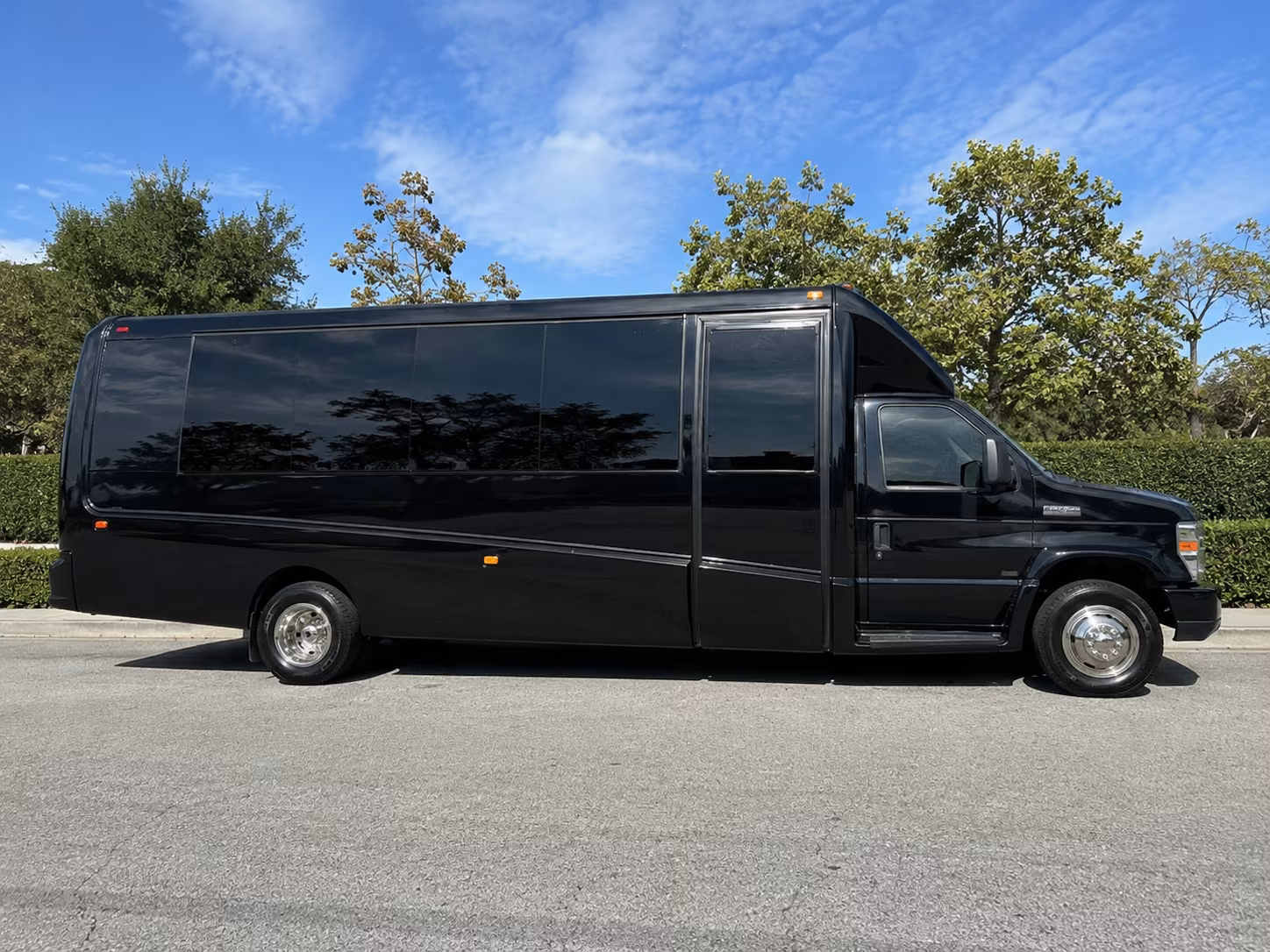 mentorcharterbuscompany com makes it easy to compare buses for mentor high school and lake catholic prom