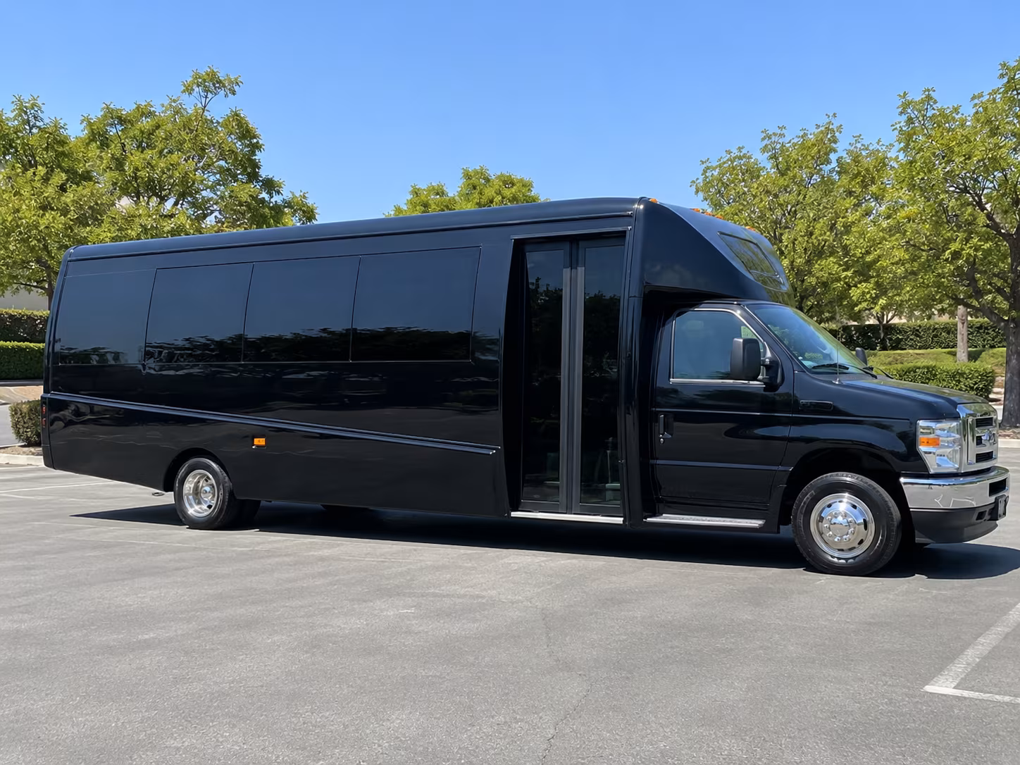 toledo corporate shuttle bus rentals in toledo