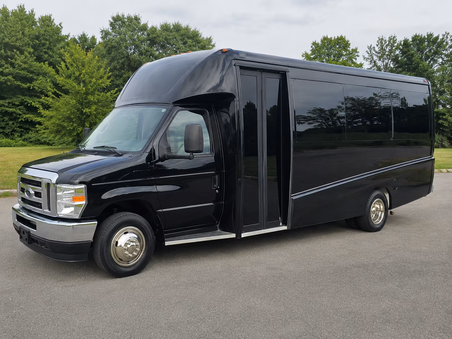 toledo show up to toledo concerts in a charter bus