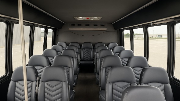 columbus 28 passenger minibus